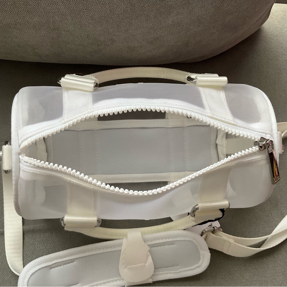 Alo Yoga Mini Sheer Duffle Bag White - Picture 5 of 10